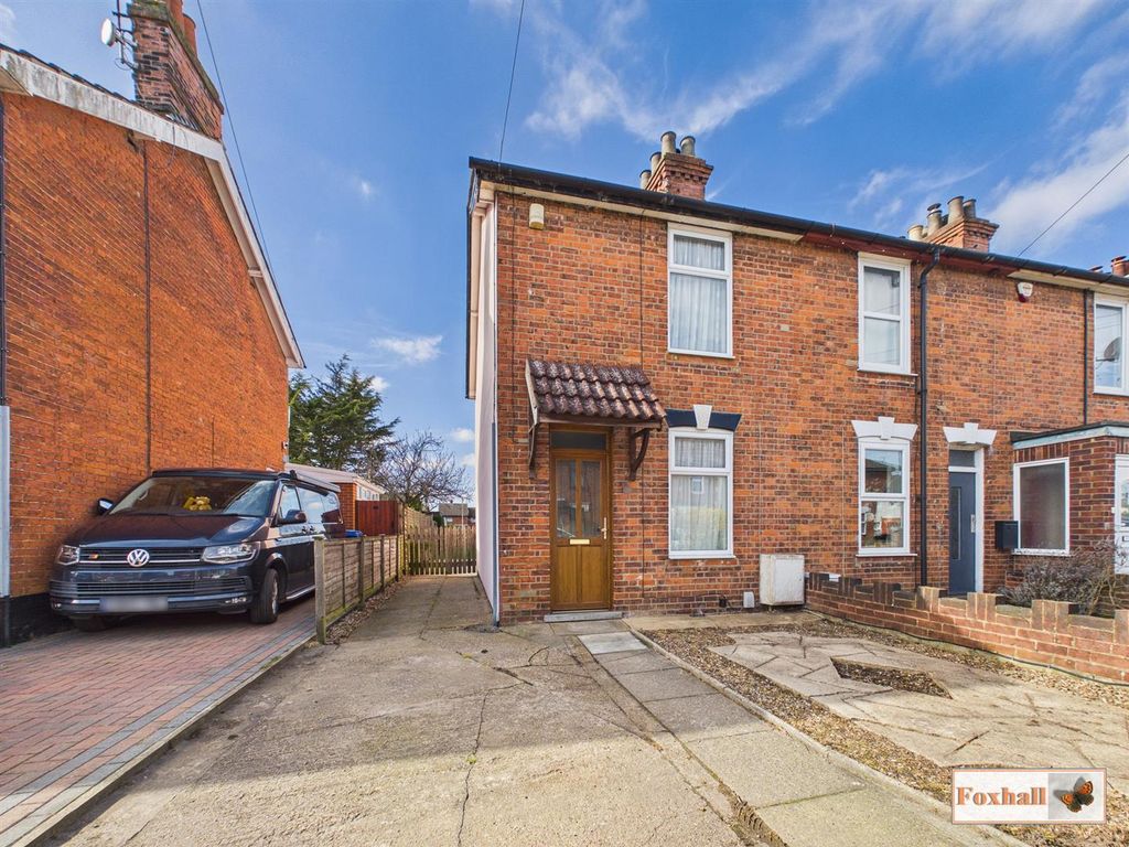 Property photo 1 of 16 Front Garden