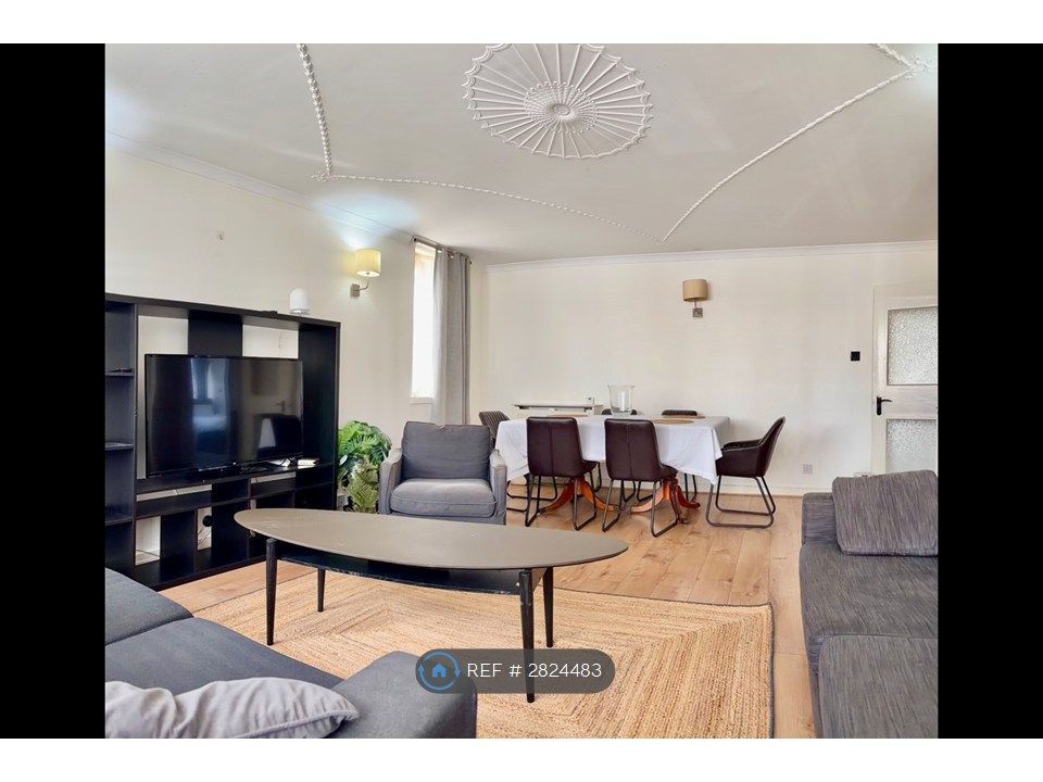 Property photo 2 of 10 Contemporary Dining Area