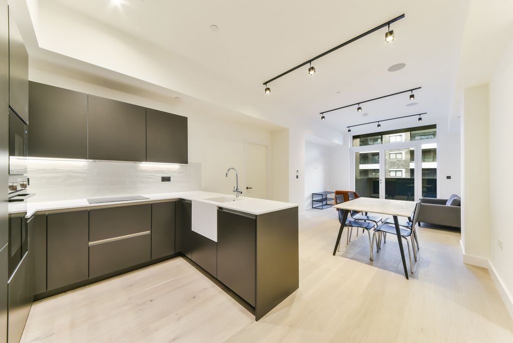 Property photo 1 of 14 Kitchen