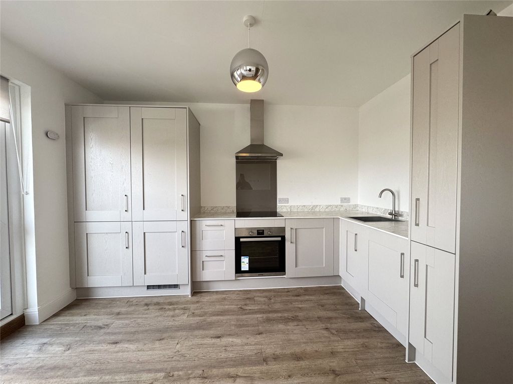 Property photo 2 of 12 Kitchen/Breakfast Rm