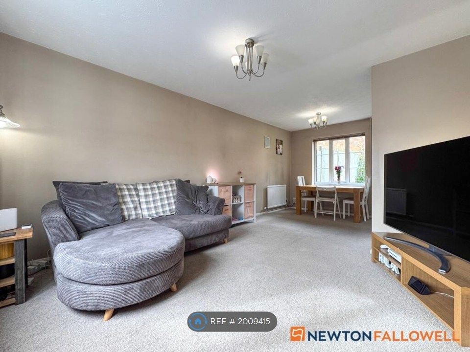 Property photo 2 of 14 Lounge