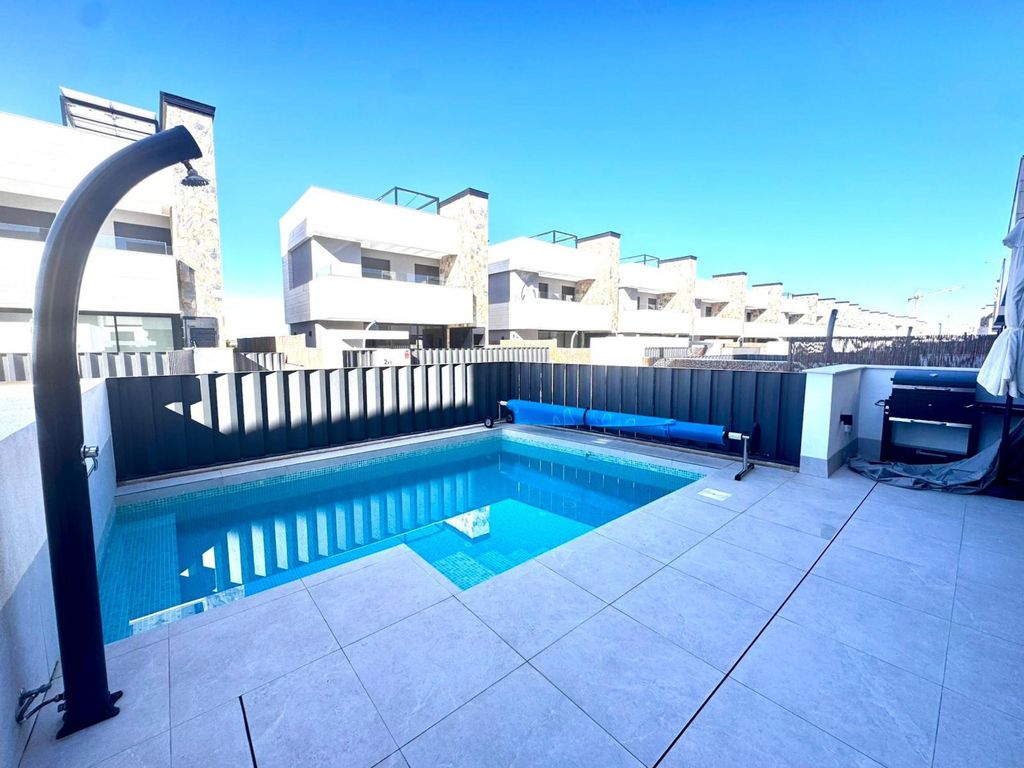 Property photo 1 of 28