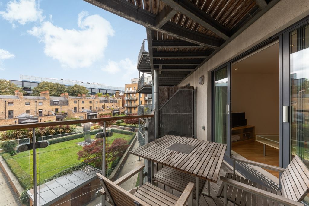 Property photo 2 of 13 Angel Southside F...
