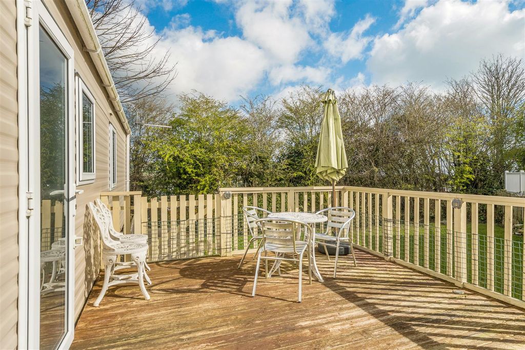 Property photo 3 of 24 1433600-7-69c504F19A235.Jpg