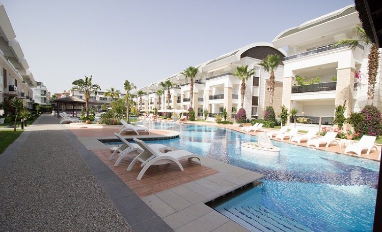 Property photo 2 of 15 Modern 2-Bed Side Garden Apartment - Ample Terraces