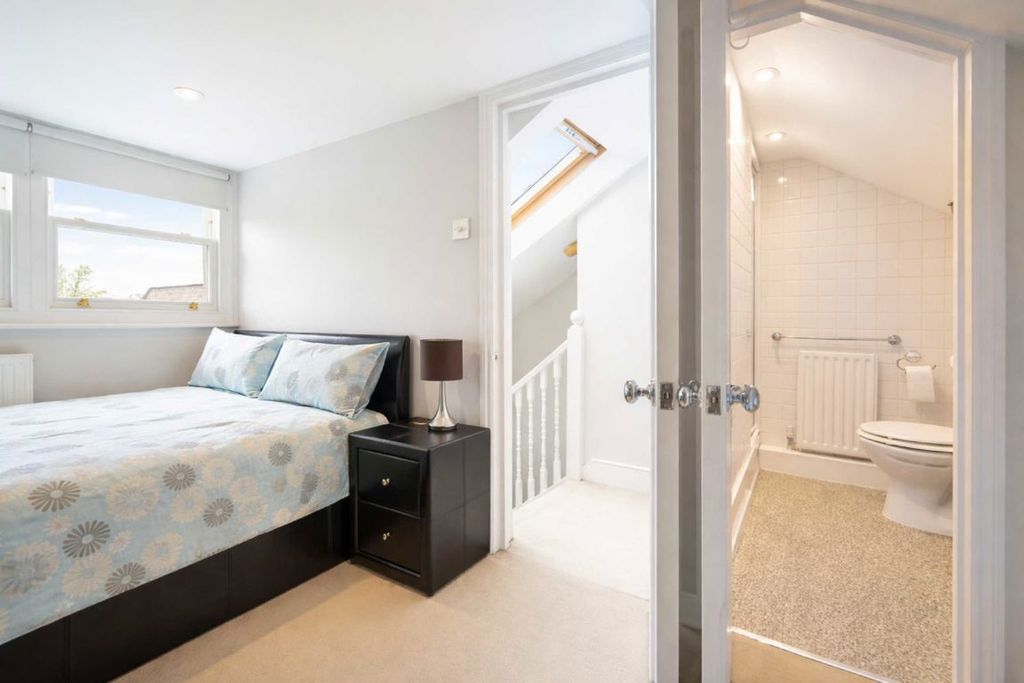 Property photo 2 of 9