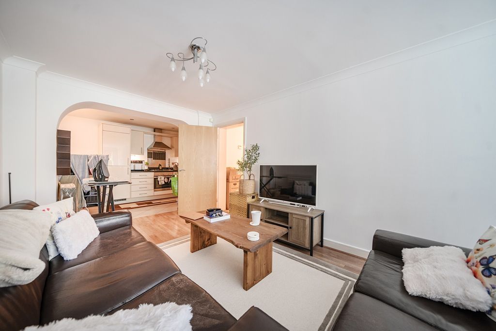 Property photo 3 of 12 1313050-3-6853Fc5...