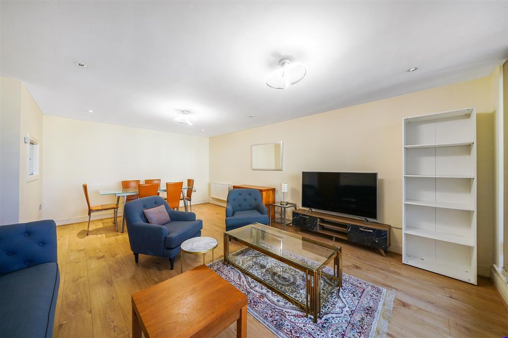 Property photo 2 of 9