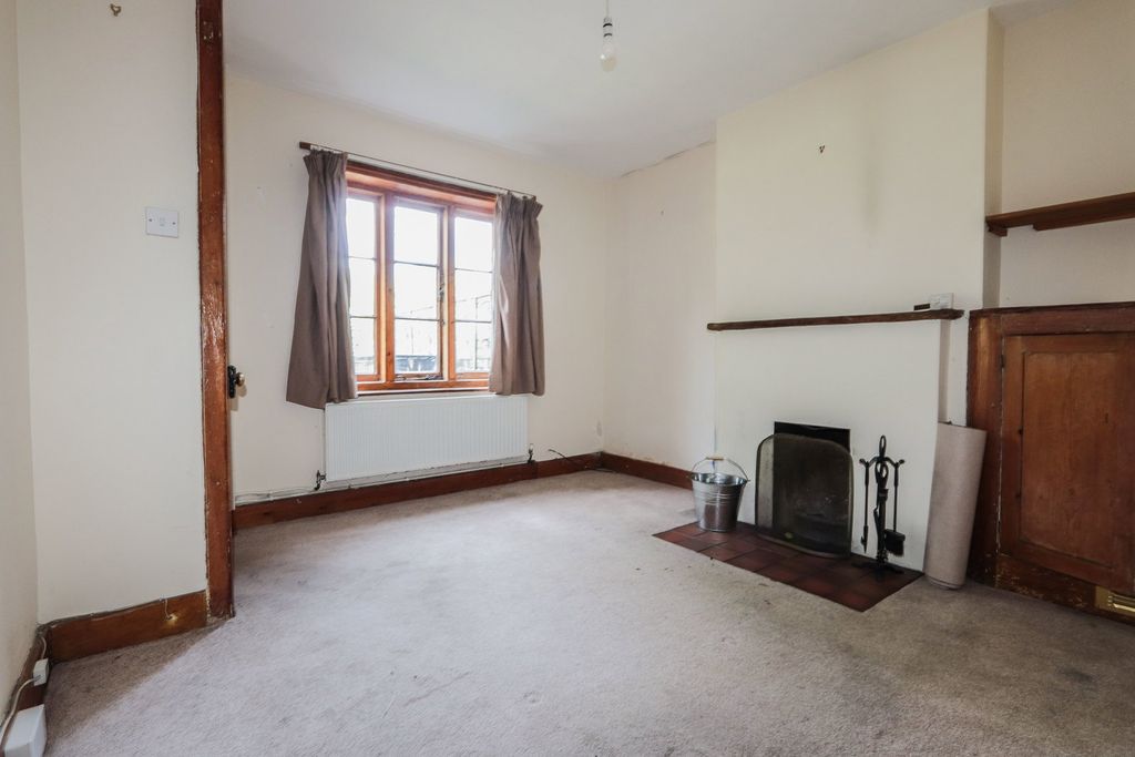 Property photo 3 of 8