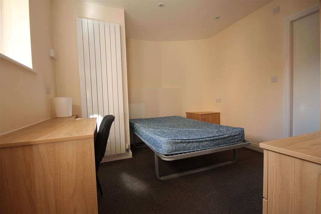 Property photo 3 of 8 3.Jpg
