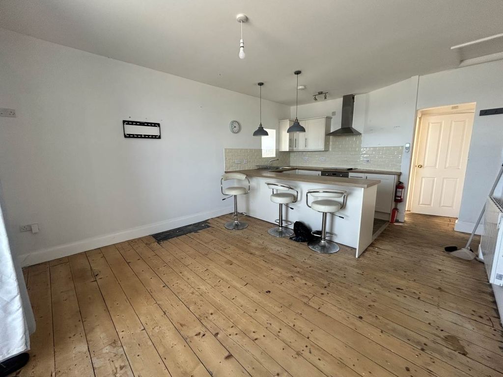 Property photo 3 of 8 Img_2219