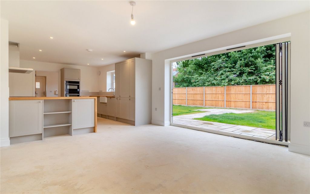Property photo 2 of 16 Picture No. 03