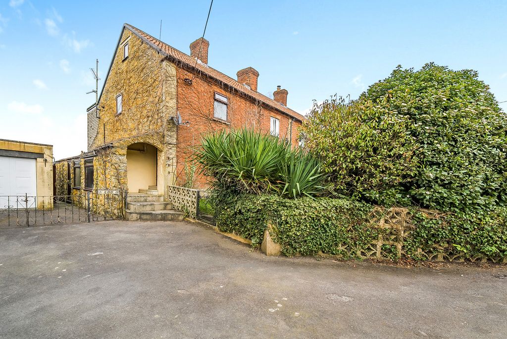 Property photo 2 of 24