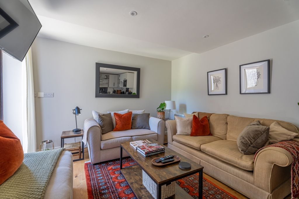 Property photo 1 of 11 -