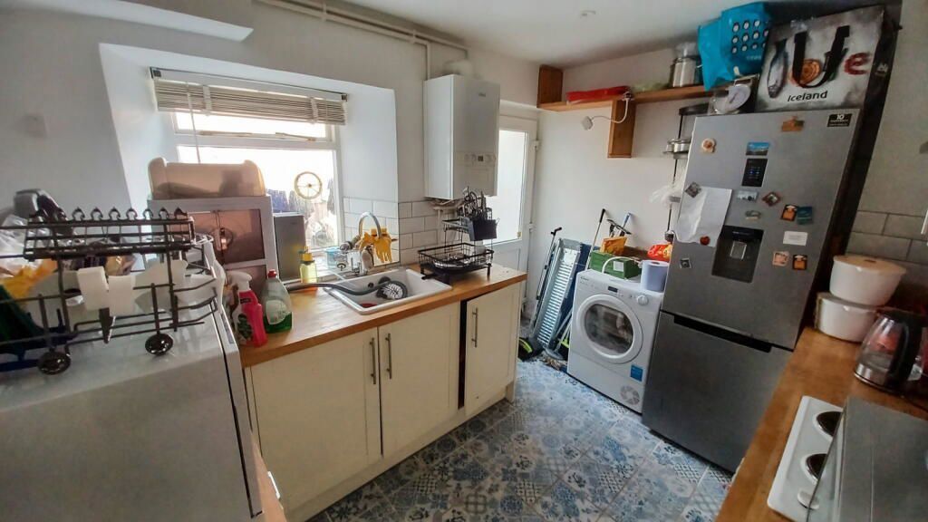 Property photo 3 of 6