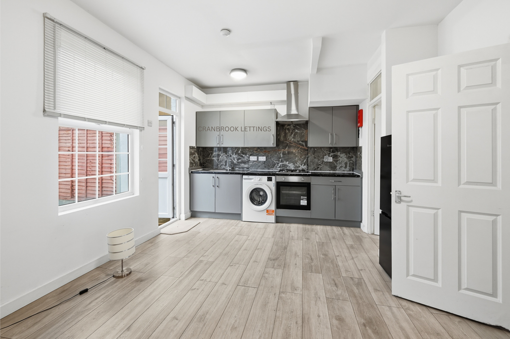 Property photo 1 of 17 Three Bedroom Family Home With Driveway, Ilford