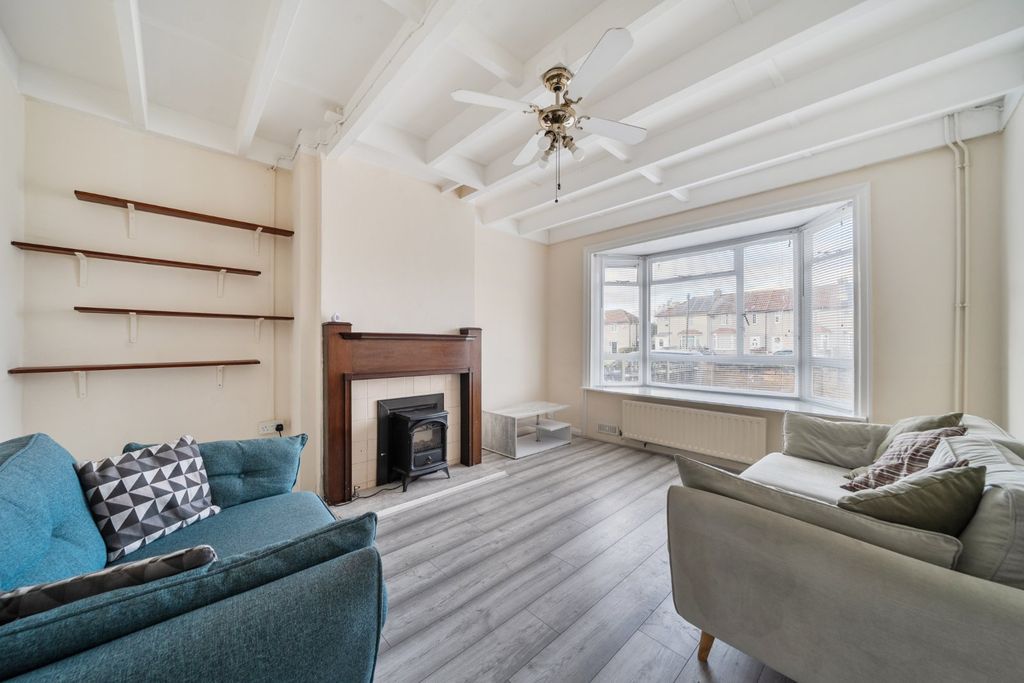 Property photo 2 of 21 Picture No. 01