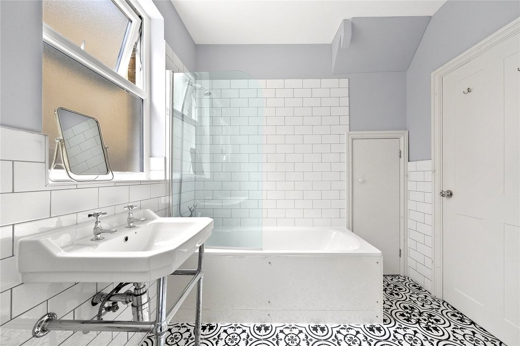 Property photo 2 of 12 Picture No. 13