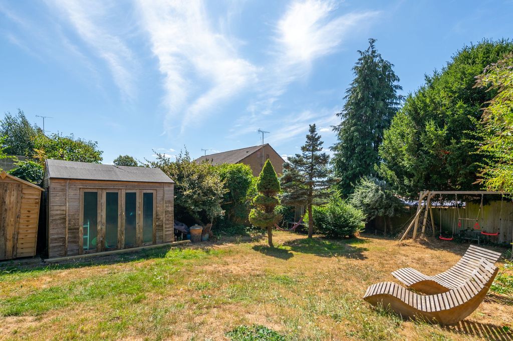 Property photo 2 of 26