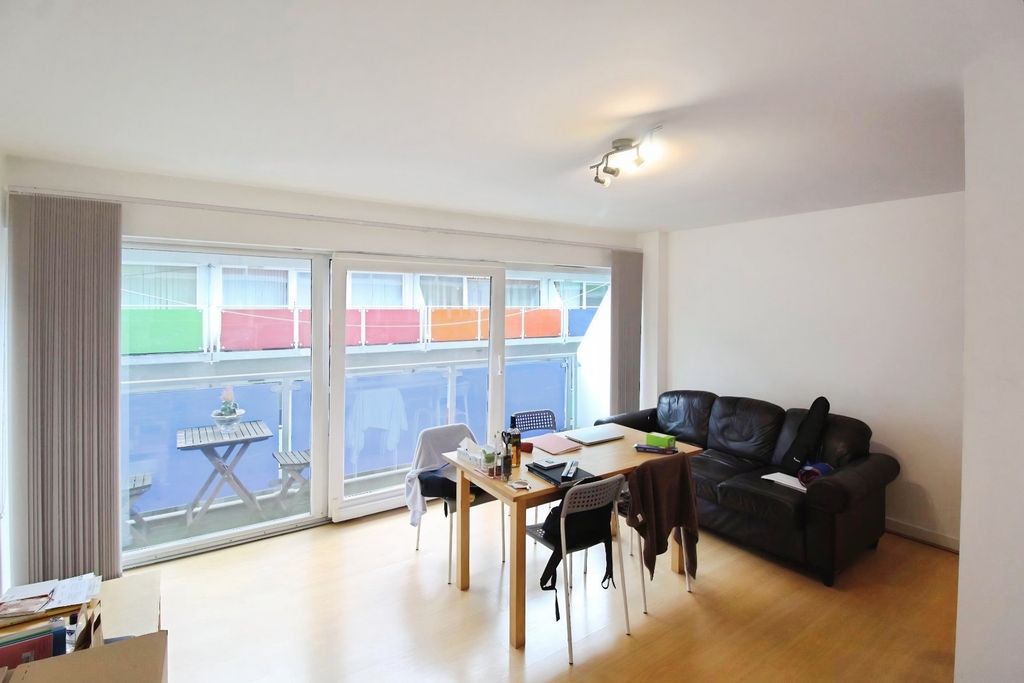 Property photo 1 of 6 Picture No. 09