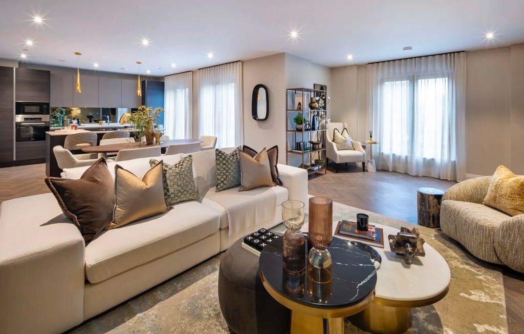 Property photo 1 of 10