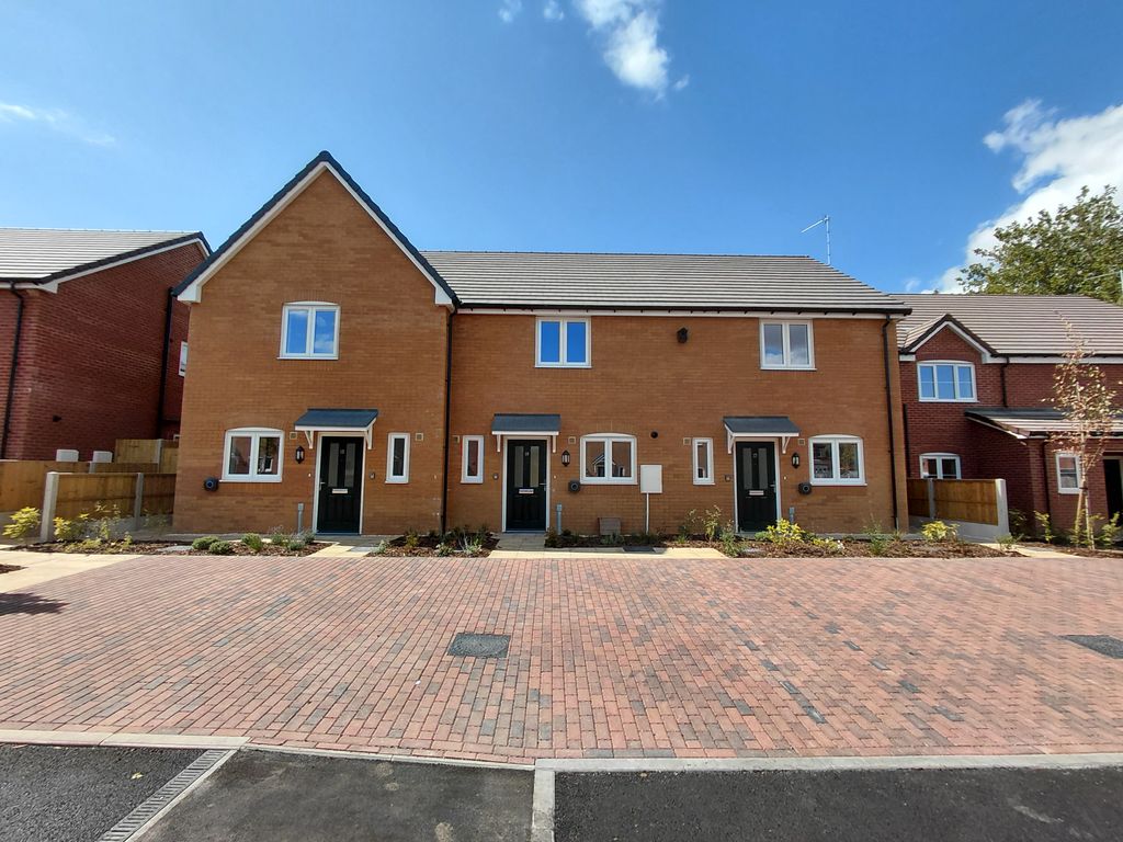 Property photo 2 of 9 2 Bed Exteriors
