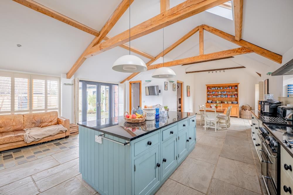 Property photo 3 of 25 Image