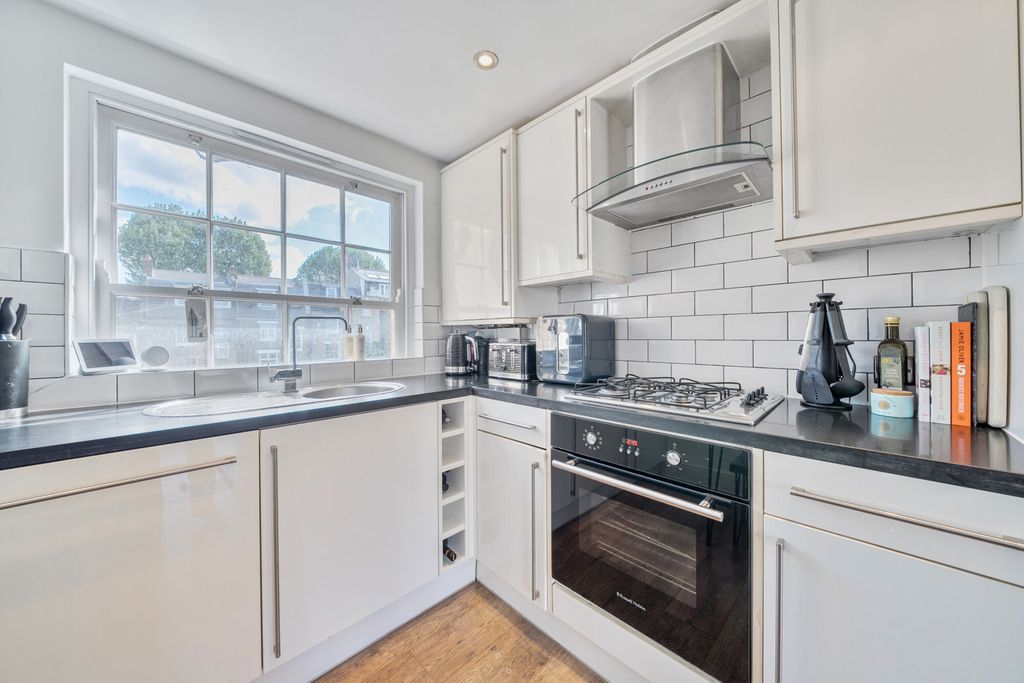 Property photo 2 of 16 Kitchen