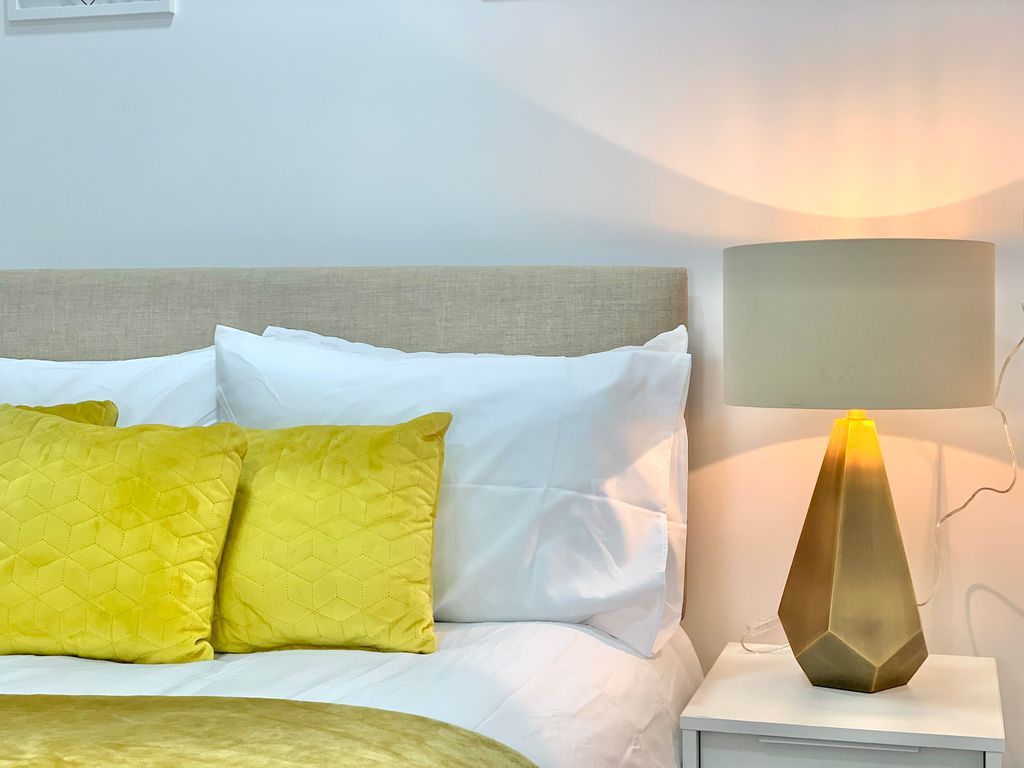 Property photo 3 of 4 Modern Kitchen