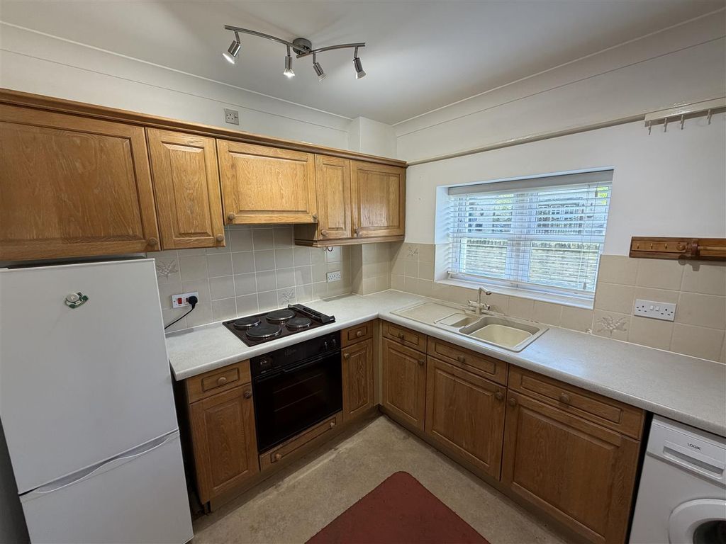 Property photo 3 of 16 Img_2018.Jpeg