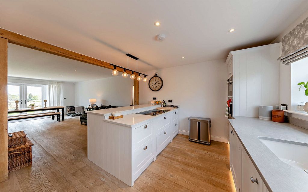 Property photo 3 of 18 Kitchen Area