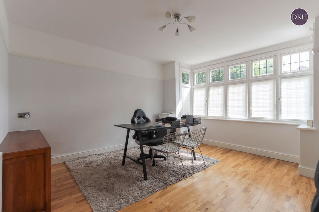 Property photo 2 of 16 Picture No. 21