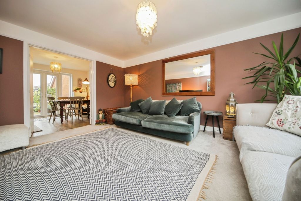 Property photo 2 of 20 Pbox-Img.Jpg