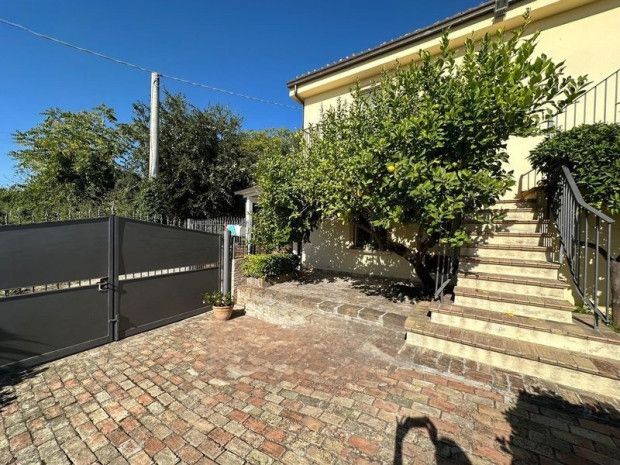 Property photo 3 of 14