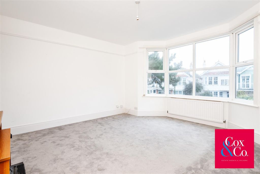 Property photo 3 of 12 81L_2512.Jpg