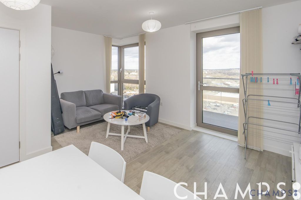 Property photo 3 of 11 Gallery