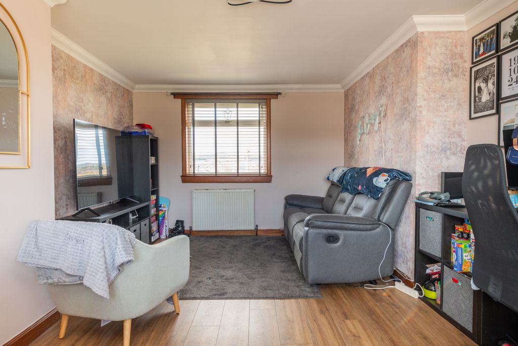 Property photo 3 of 37