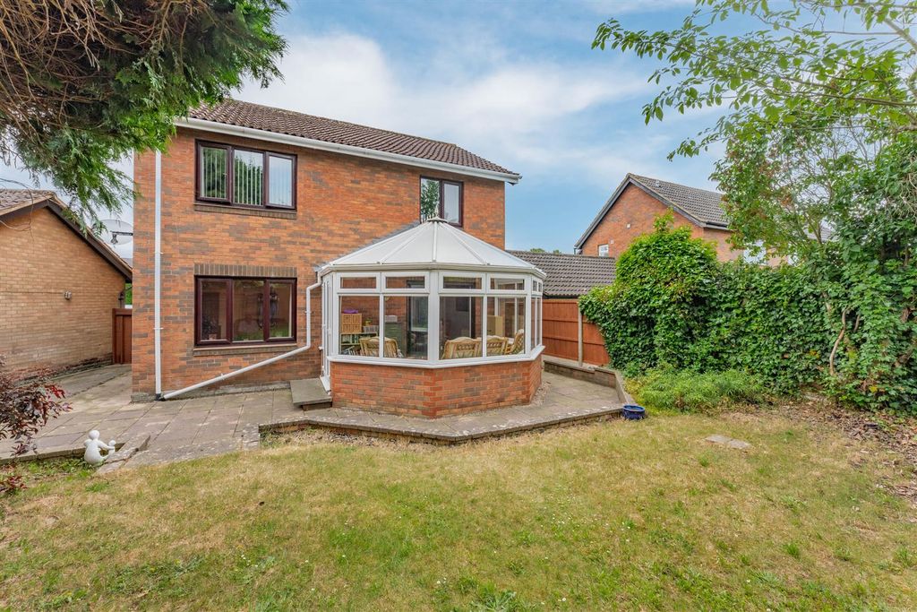 Property photo 2 of 27