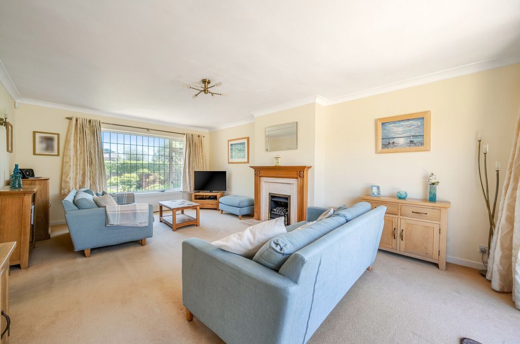Property photo 3 of 26 Sitting Room