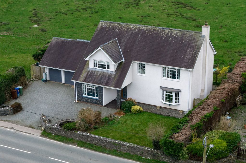 Property photo 2 of 40