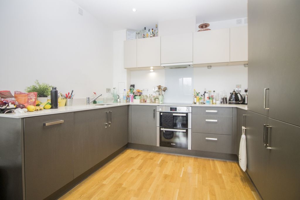 Property photo 2 of 6 Kitchen
