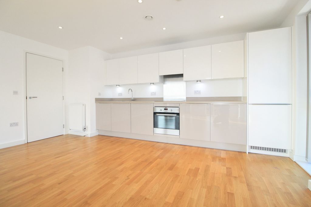 Property photo 1 of 24 Two Double Bedroom 3rd Floor Flat For Sale