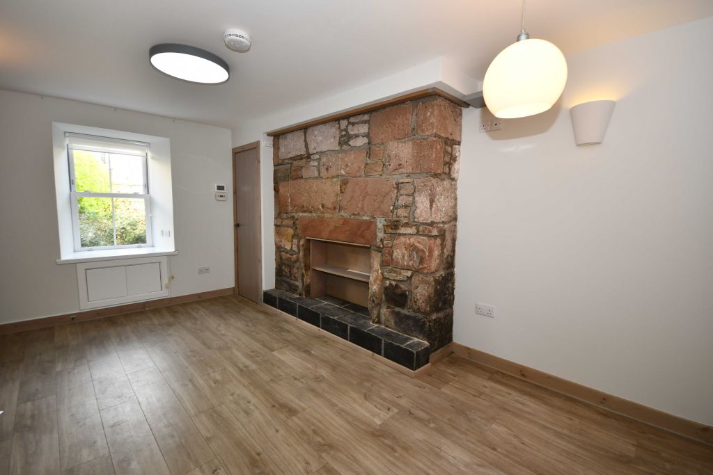 Property photo 3 of 10 Photo