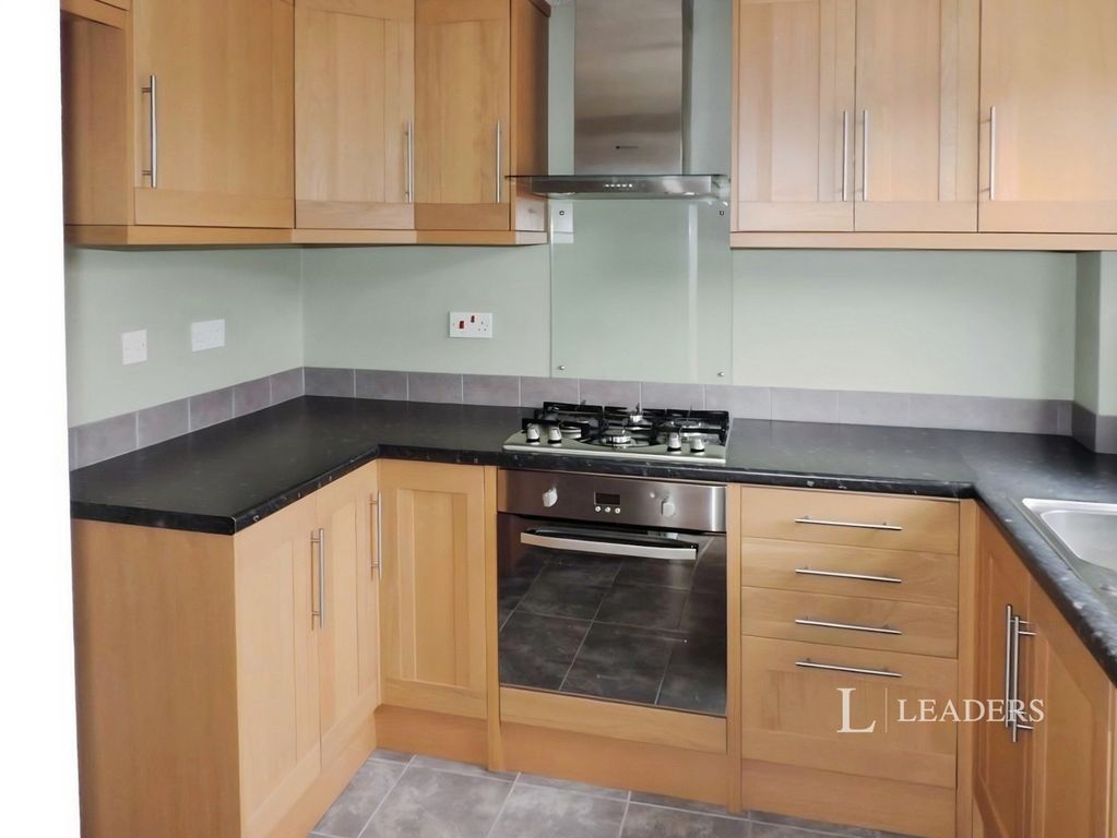 Property photo 2 of 11 Kitchen