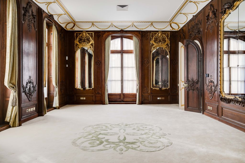 Property photo 2 of 25