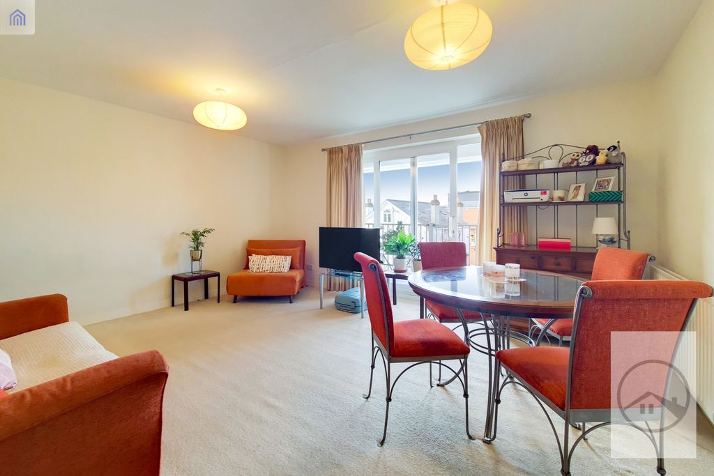 Property photo 3 of 8