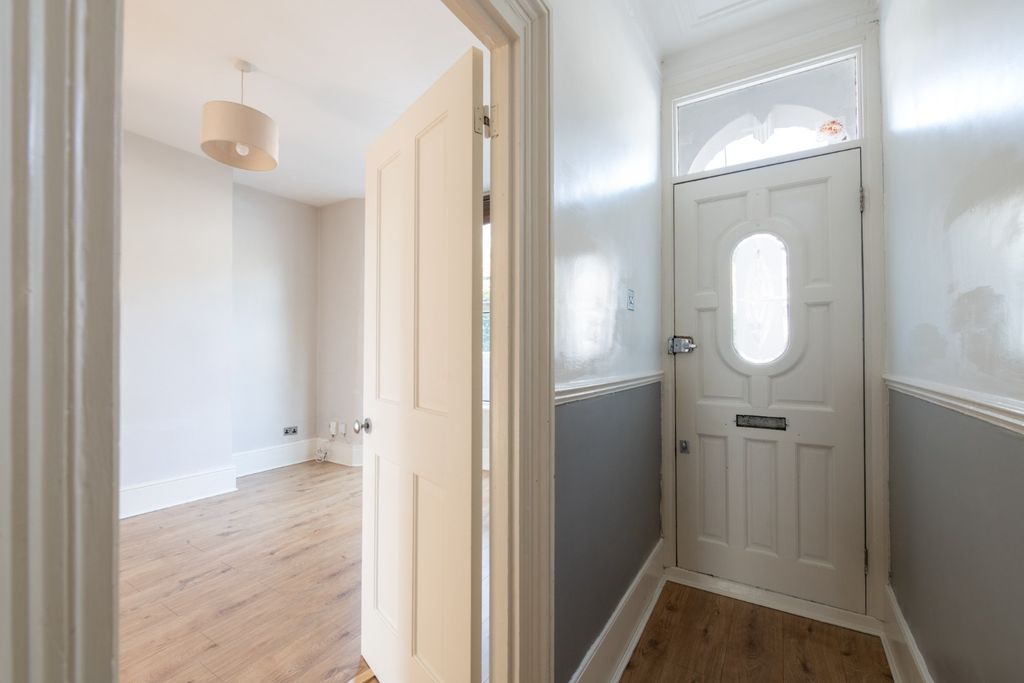 Property photo 3 of 20 5302632