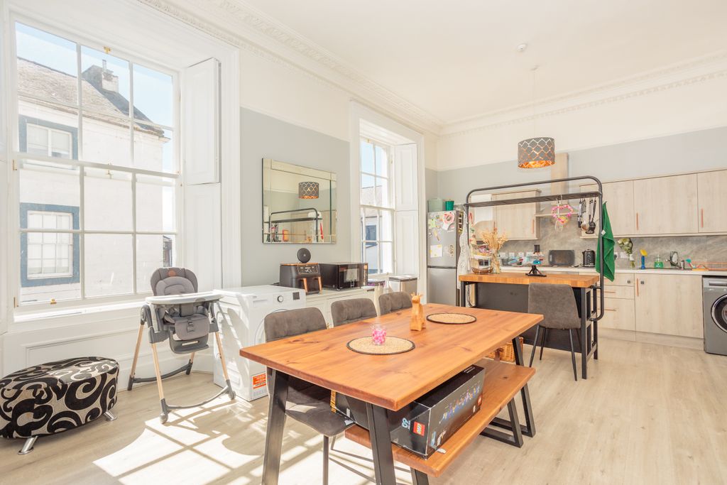 Property photo 2 of 20 Open-Plan Living Room/Kitchen/Diner