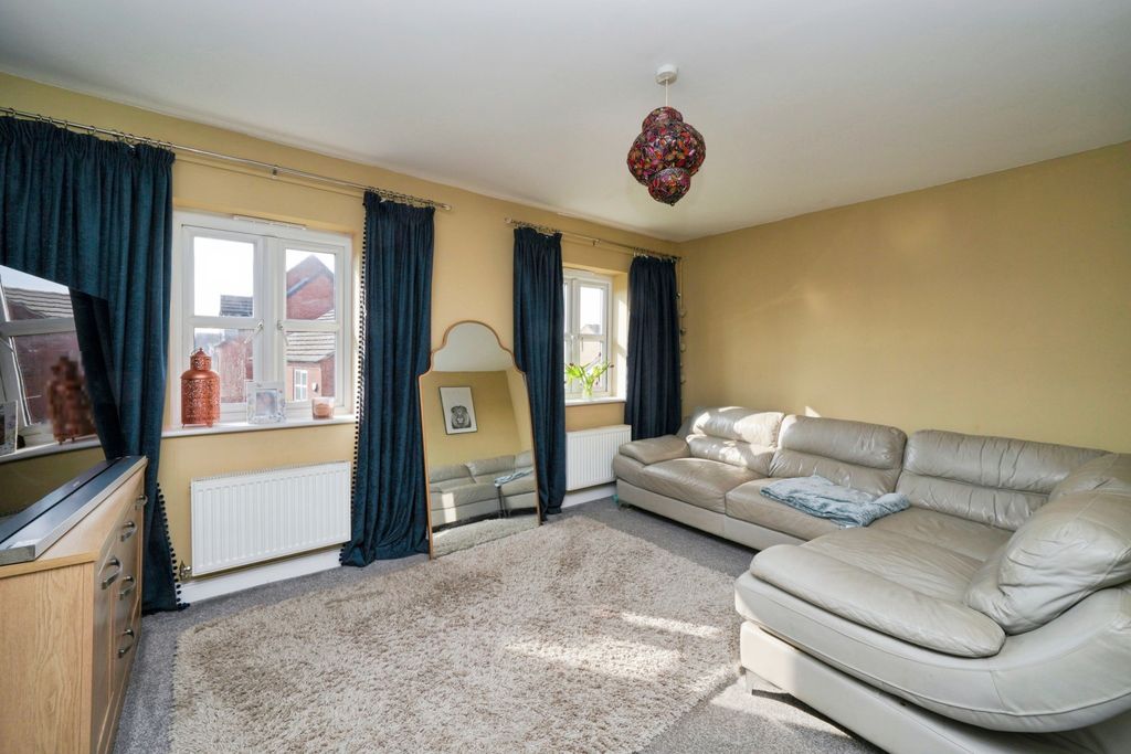 Property photo 3 of 15
