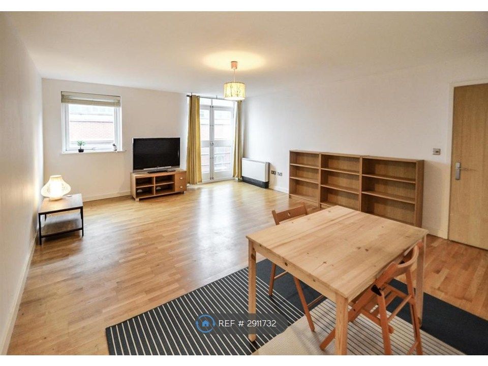 Property photo 1 of 11 Living Room